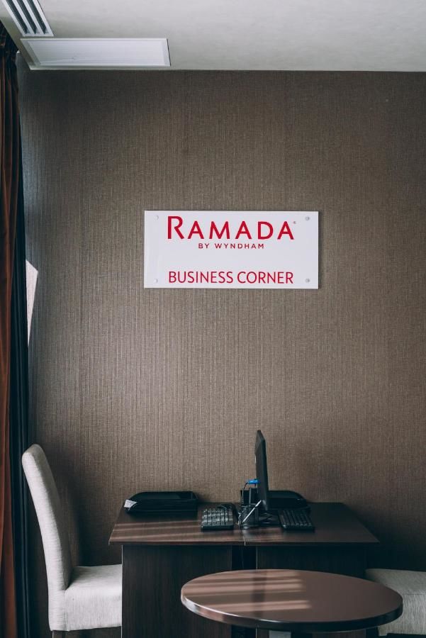 Отель Ramada by Wyndham Constanta Констанца