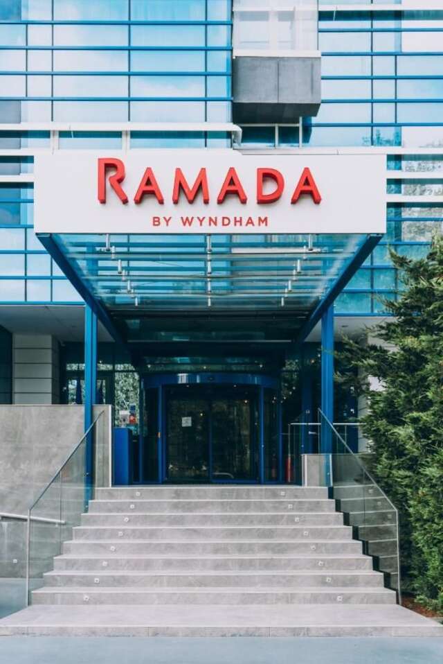 Отель Ramada by Wyndham Constanta Констанца-19
