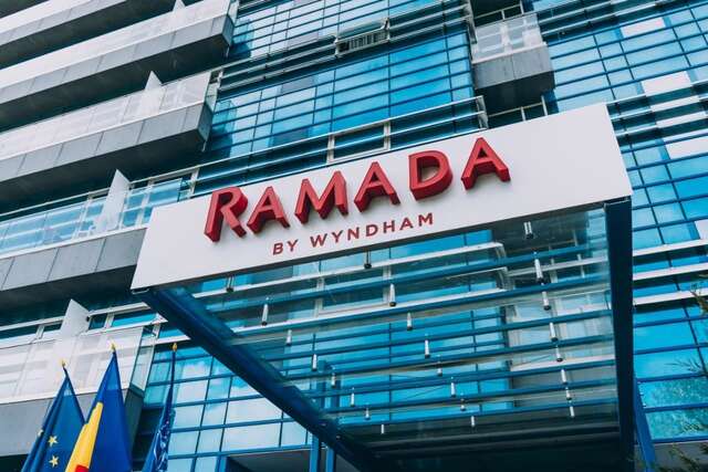 Отель Ramada by Wyndham Constanta Констанца-20
